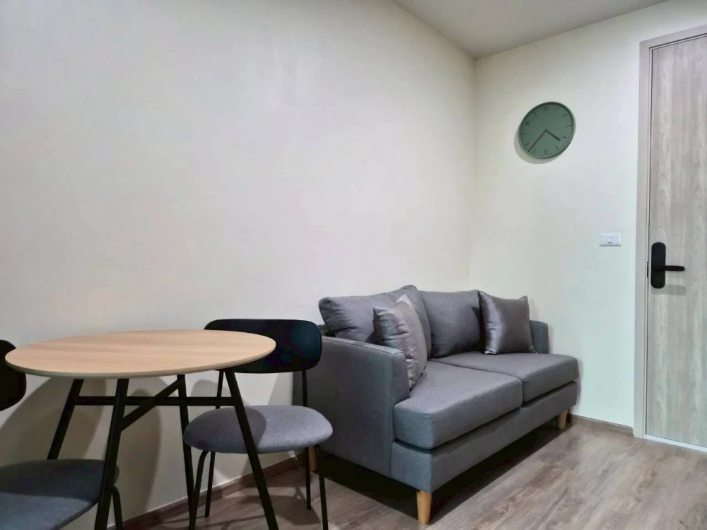 ให้เช่า Nue District R9 ไม่ต้องกลัวร้อน ติดฟิล์ม 3M Ceramic ทั้งห้อง ตกแต่งโทนสีน้ำตาลสวย ห้ามพลาด