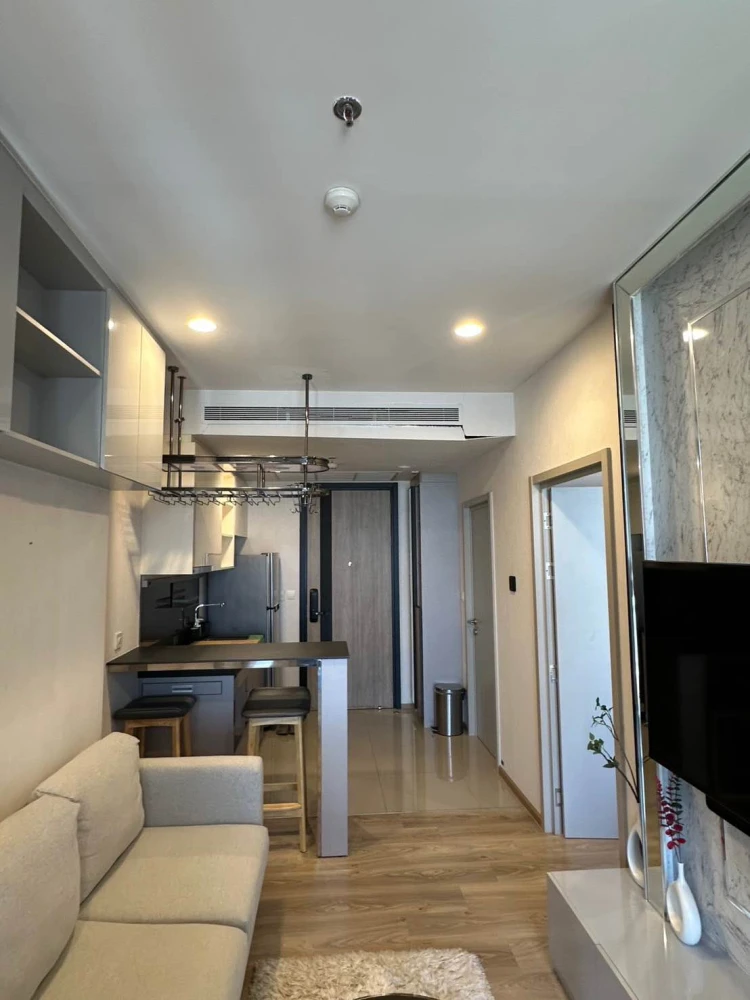 ให้เช่า Oka Haus Sukhumvit 36 ห้องพร้อมอยู่ เฟอร์พร้อม ห้องกว้างชั้นสูง จองเลย