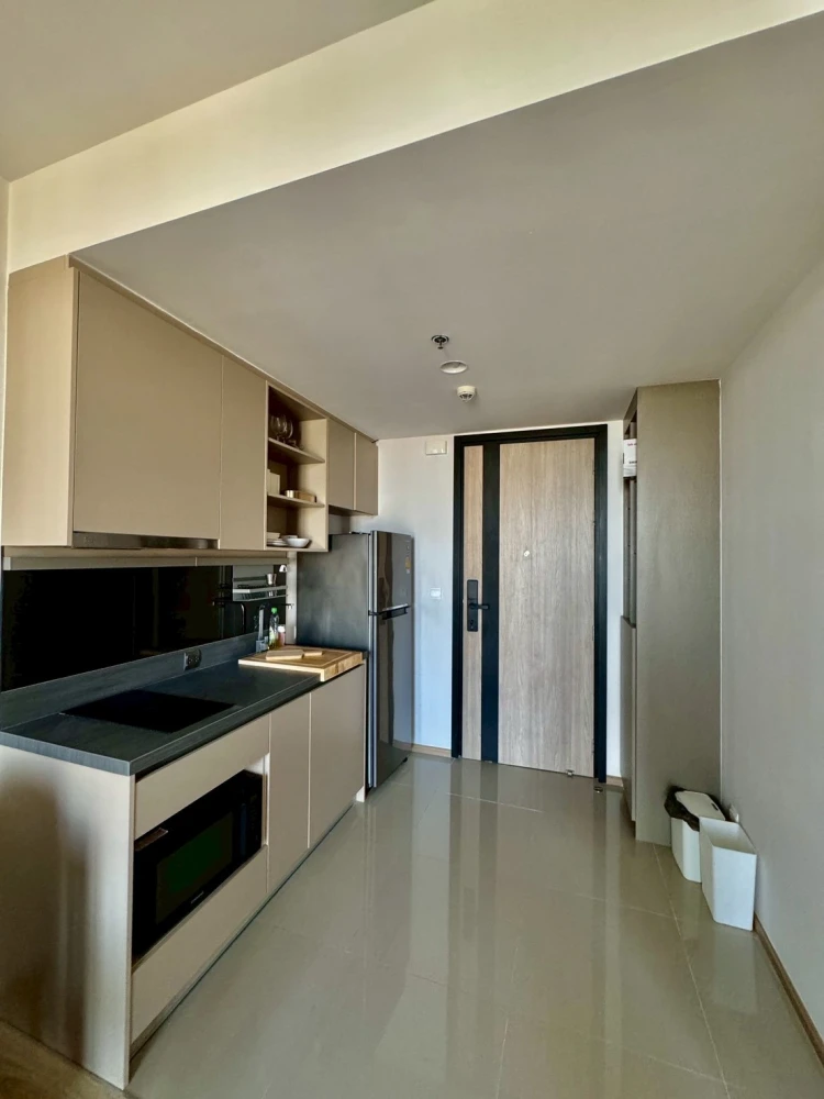 [ให้เช่า] Oka Haus Sukhumvit 36 | ห้องกว้าง มีอ่างอาบน้ำ (Bathtub) ชั้น 23 วิวแม่น้ำสวยโปร่ง ทิศใต้รับลมสบาย 🏢🛁🌊✨
