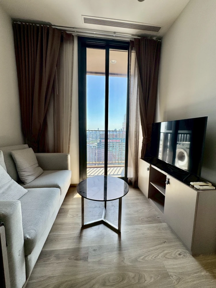 [ให้เช่า] Oka Haus Sukhumvit 36 | ห้องชั้นสูงปังมาก ชั้น 45 วิวเมืองโปร่งสวย ทำเลสุขุมวิท 🏢✨