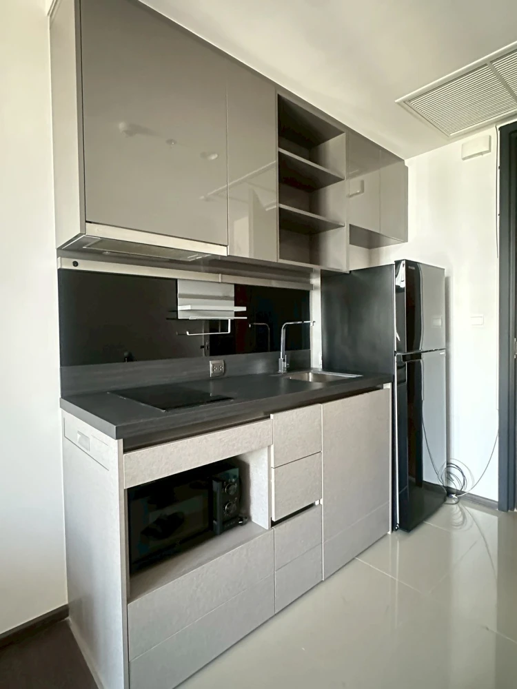 ให้เช่า Oka Haus Sukhumvit 36 1 ห้องนอน 1 ห้องน้ำ เฟอร์และส่วนกลางครบครัน รีบจองเลยจ้า