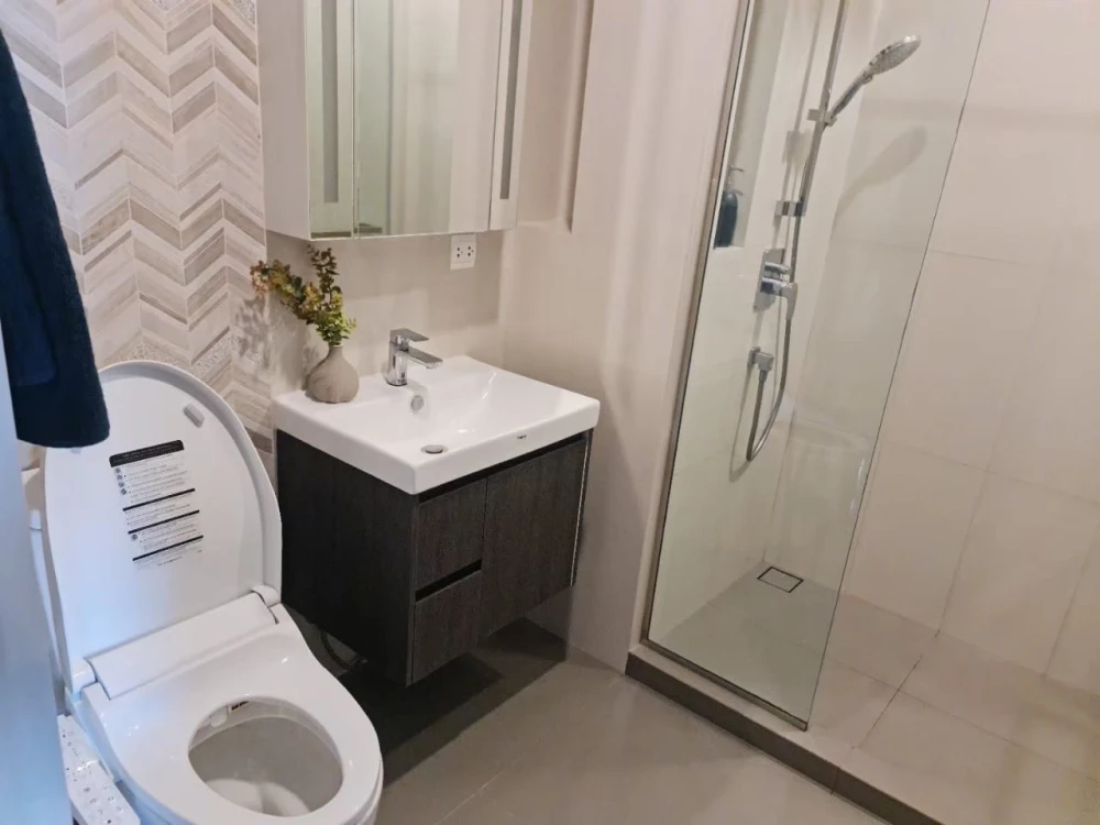 ให้เช่า Oka Haus Sukhumvit 36 1 ห้องนอน 1 ห้องน้ำ แต่งสวยคุมโทน มาพร้อมเฟอร์นิเจอร์ครบครัน จองเลย