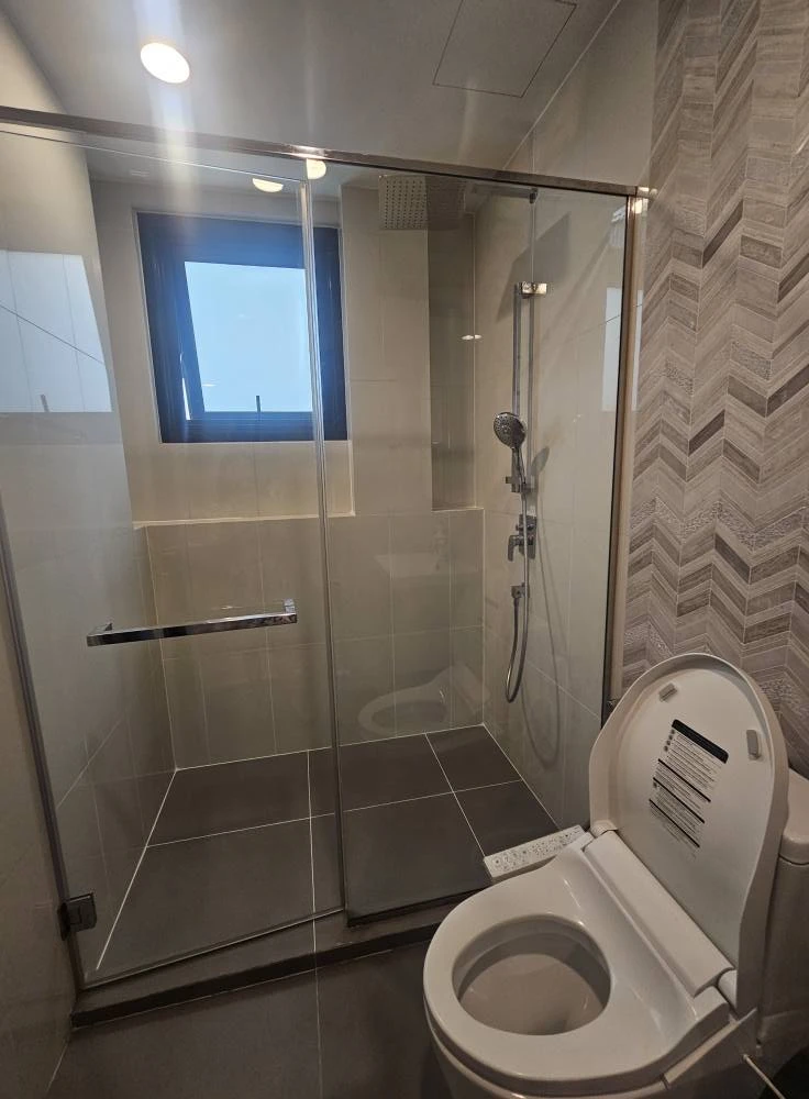 ให้เช่า Oka Haus Sukhumvit 36 2 ห้องนอน พื้นที่ใช้สอยเยอะ เฟอร์ครบครัน มองเห็นวิวสวยจากชั้นสูง จองเลย