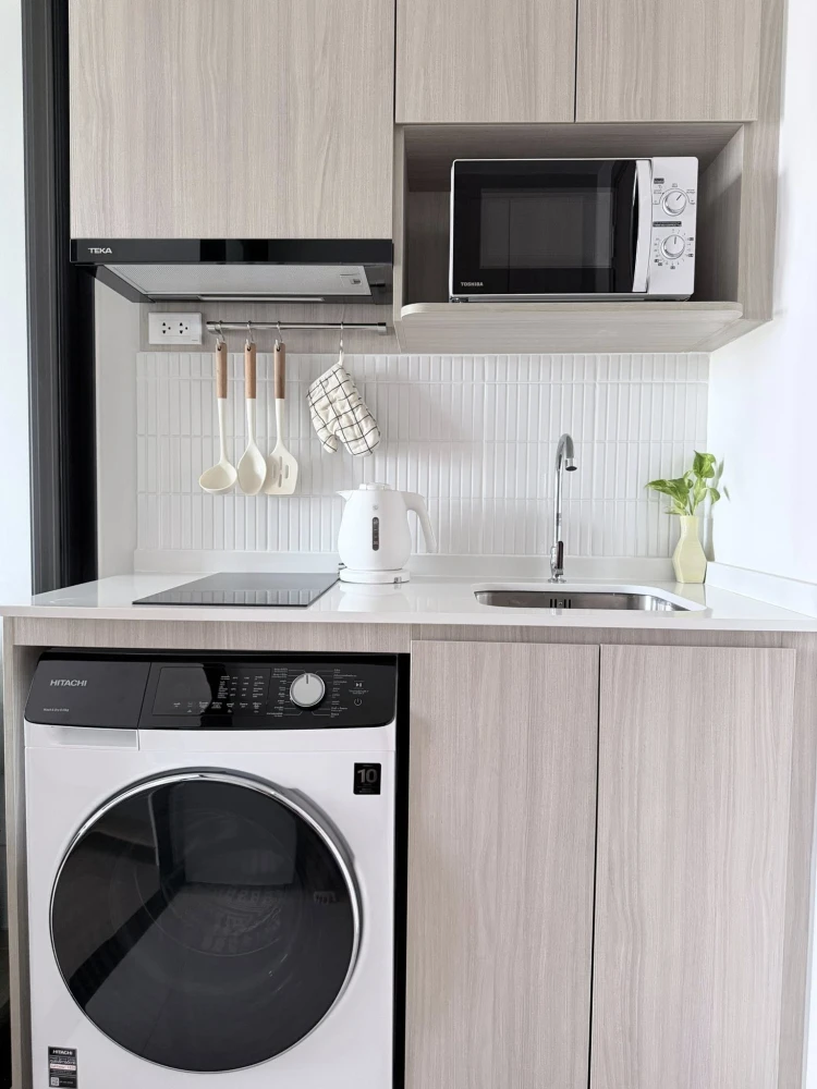 ให้เช่า Origin Play Bangkhunnon Triple Station ห้องชั้น 9 มาพร้อมเฟอร์นิเจอร์และเครื่องใช้ไฟฟ้าครบครัน จองเลย