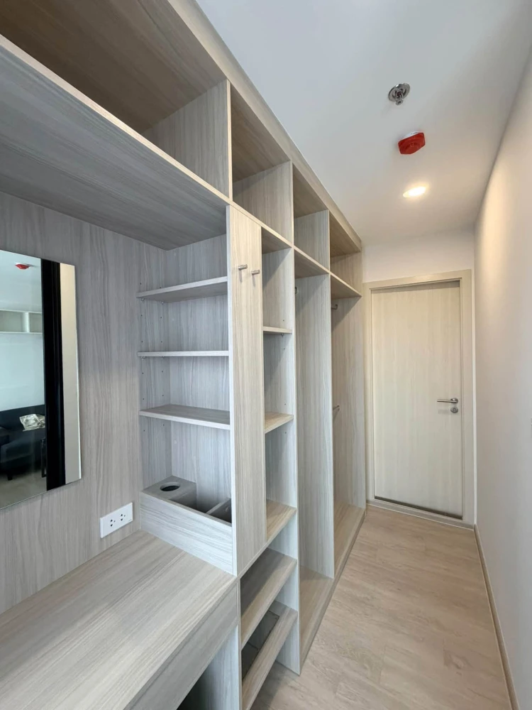 ให้เช่า Origin Plug & Play E22 Station ห้องชั้น 5 มาพร้อมเฟอร์นิเจอร์ครบครัน หิ้วกระเป๋าเข้าอยู่ได้เลยจ้า