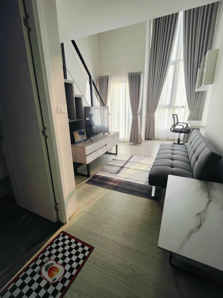 ให้เช่า Origin Plug & Play Ramkhamhaeng Triple Station ห้องเพดานสูง โปร่งโล่ง ทำเลดี เดินทางสะดวก รีบจองเลย