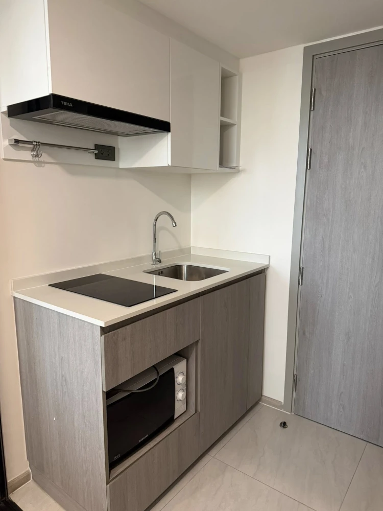 ให้เช่า Origin Plug & Play Sirindhorn Station ห้องกว้างเพดานสูงโปร่งโล่ง ทำเลดี เฟอร์ครบ จองเลย