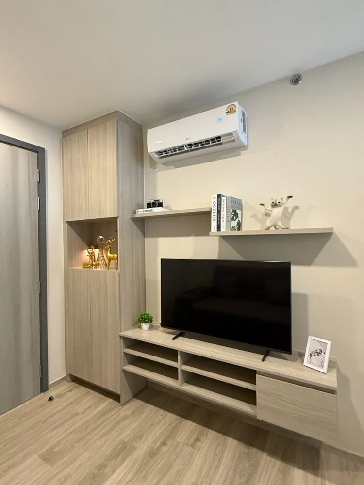 ให้เช่า Origin Plug & Play Srinakarin ห้องแต่งเรียบหรูดูแพง บิ้วอินผนังอย่างดี เห็นวิวเมืองสวย จองด่วน