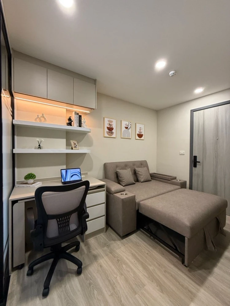 ให้เช่า Origin Plug & Play Srinakarin ห้องแต่งเรียบหรูดูแพง บิ้วอินผนังอย่างดี เห็นวิวเมืองสวย จองด่วน
