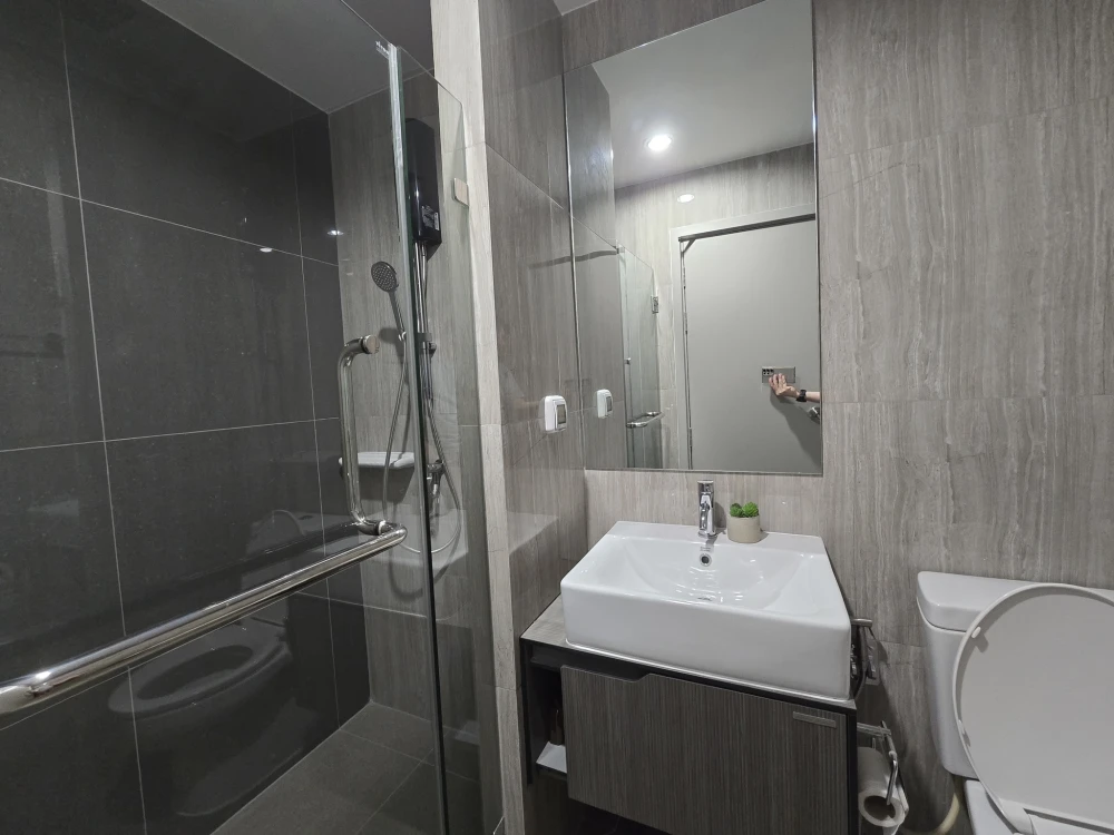 ให้เช่า Parkland เพชรเกษม 56 ห้อง Studio ชั้น 22 ตำแหน่งห้อง วิวสวย ผนังเป็นส่วนตัว ตำแหน่งปลอดภัย ห้องติดบันไดหนีไฟ ไม่จองไหวหรอ