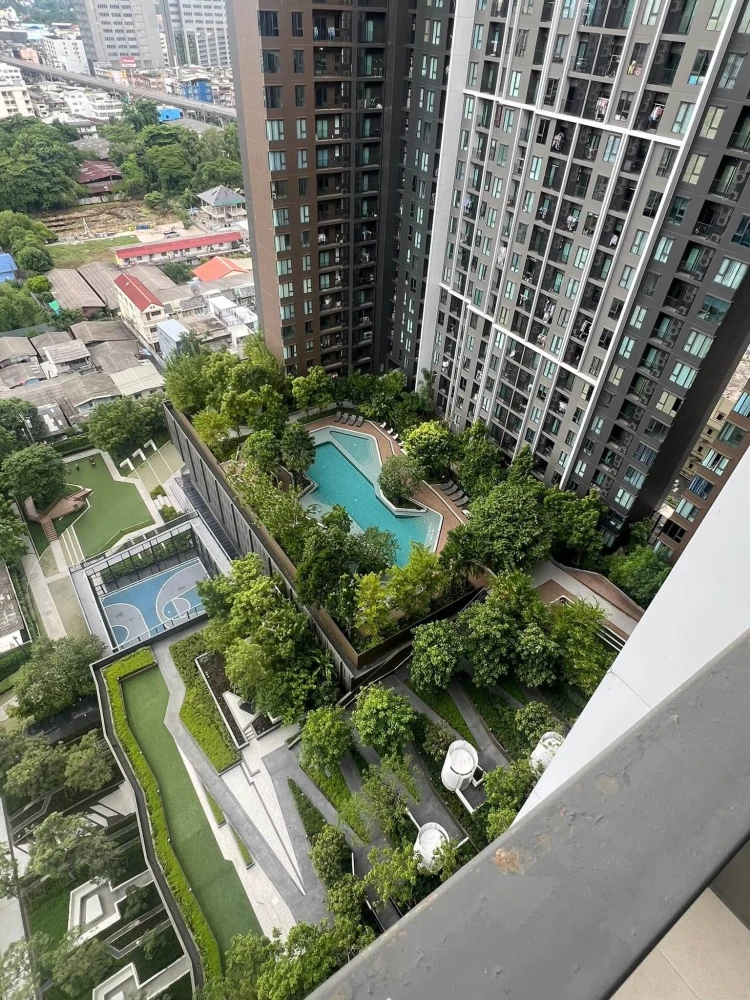 ให้เช่า parkland phetkasem 56 ครัวปิด อยู่ติดระเบียง กลิ่นไม่เข้าห้องเลย เฟอร์นิเจอร์เครื่องใช้ไฟฟ้าครบพร้อมเข้าอยู่ได้เลย