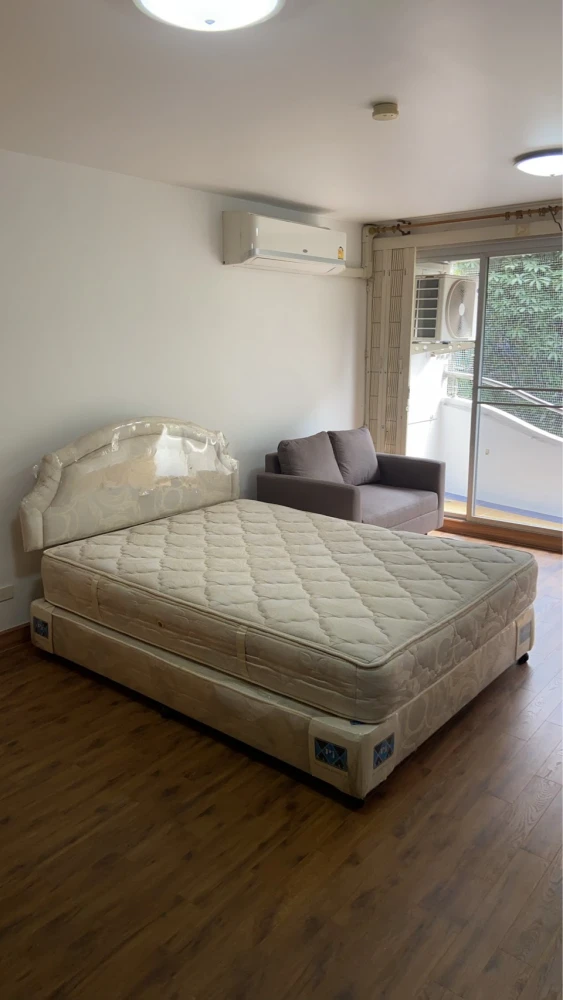 For rent: Phayapirom Chateau Riverboat Sathorn-Chaophraya. Spacious and comfortable room on a low floor with complete amenities. Book now!