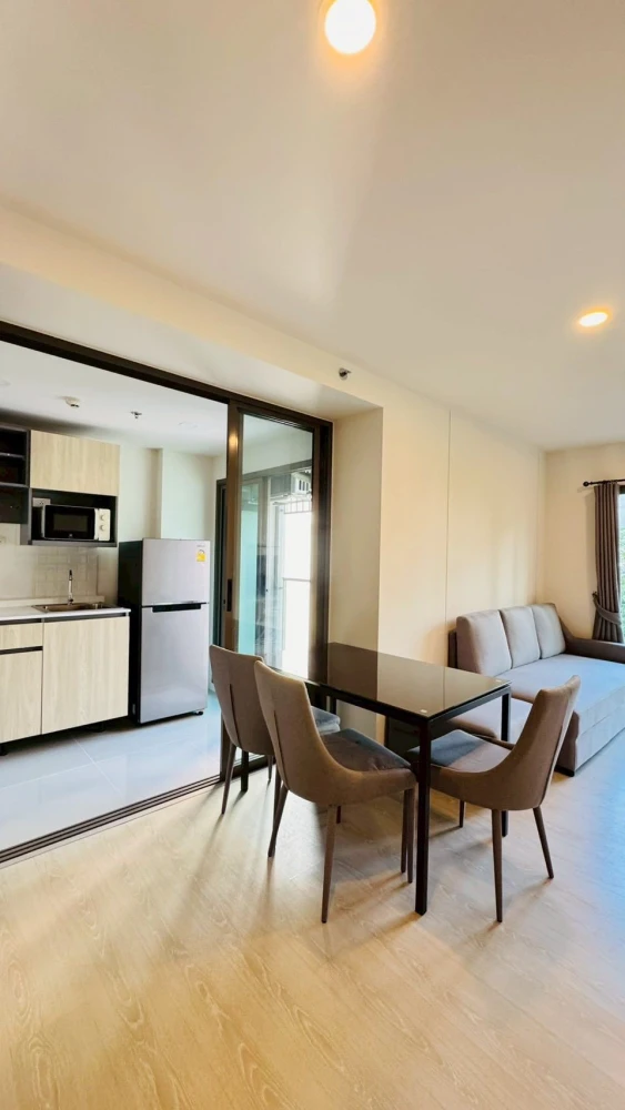 ให้เช่า Phyll Phahol 34 ห้องตกแต่งครบครัน มีต้นไม้ใหญอยู่หลังห้อง บรรยากาศร่มรื่นสุดๆ ห้ามพลาด