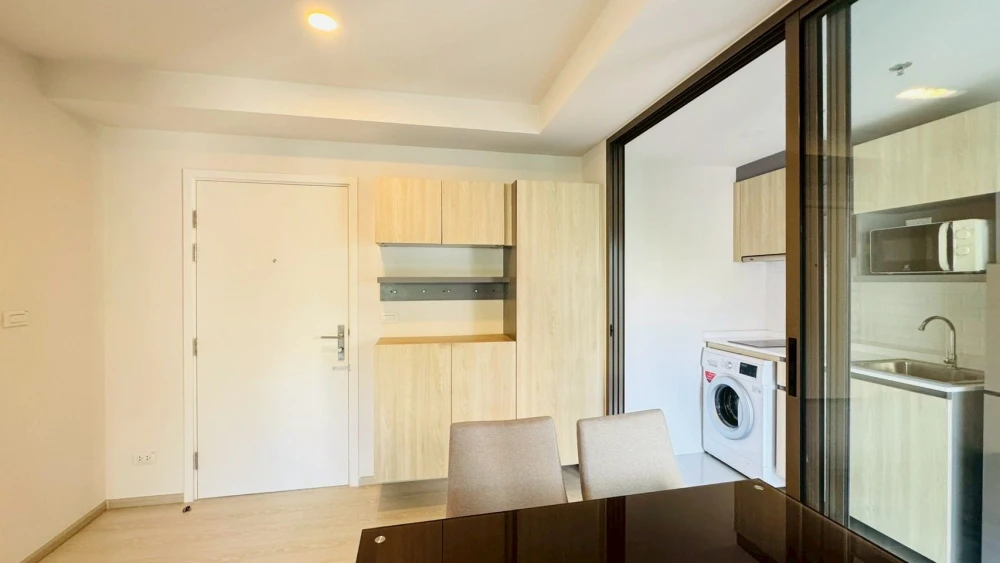 ให้เช่า Phyll Phahol 34 ห้องตกแต่งครบครัน มีต้นไม้ใหญอยู่หลังห้อง บรรยากาศร่มรื่นสุดๆ ห้ามพลาด