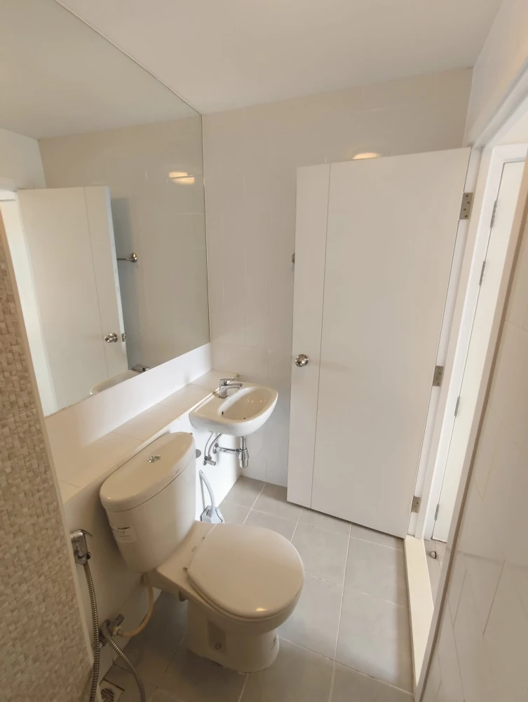 ให้เช่า Plum Condo Central Station ห้องพร้อมอยู่ ชั้น 15 ได้วิวสูง เฟอร์ เครื่องใช้ไฟฟ้าครบ มาจองเลย อย่ารอช้า