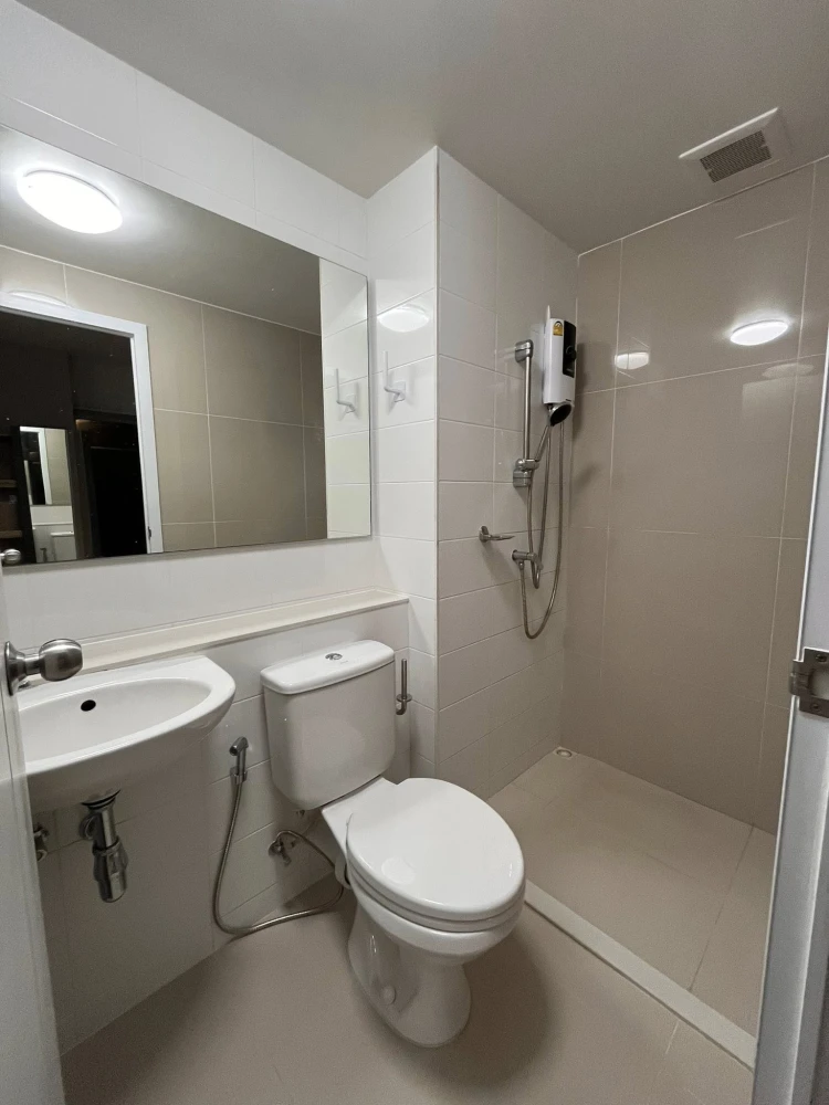 ให้เช่า Plum Condo Chaengwattana Station ห้องน่าอยู่ ชั้น 4 เฟอร์นิเจอร์ครบครัน หิ้วกระเป๋าเข้าอยู่ได้เลยจ้า