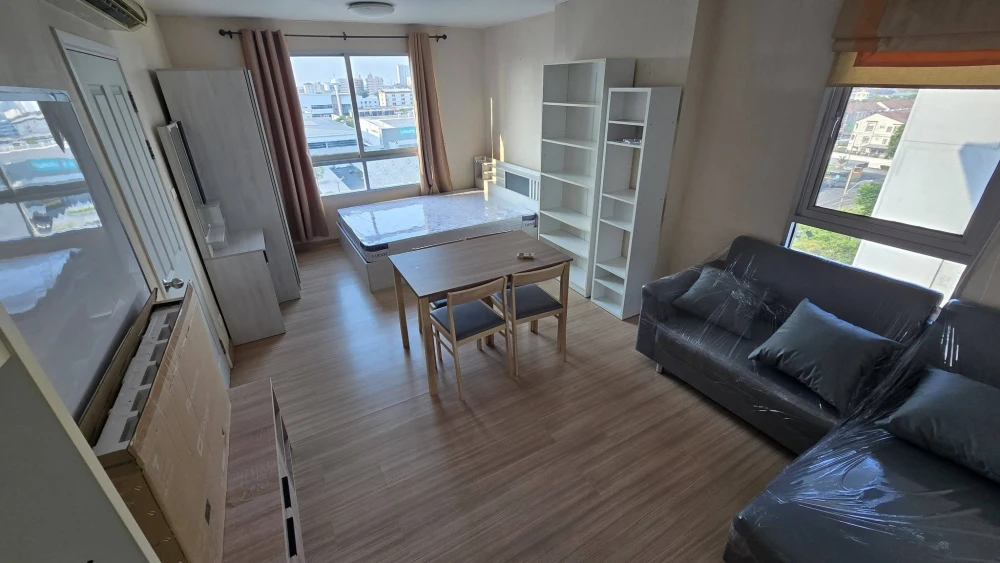 ให้เช่า Plum Condo Nawamin ห้องชั้น 8 มาพร้อมเฟอร์นิเจอร์และเครื่องใช้ไฟฟ้าครบครัน รีบจองเลยจ้า