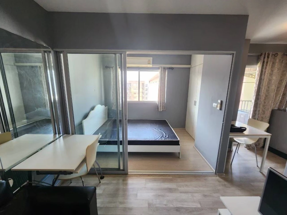 Plum Condo Park Phase 3, 8th floor, fully furnished unit for rent. Very livable. Book now! (Quickly!)