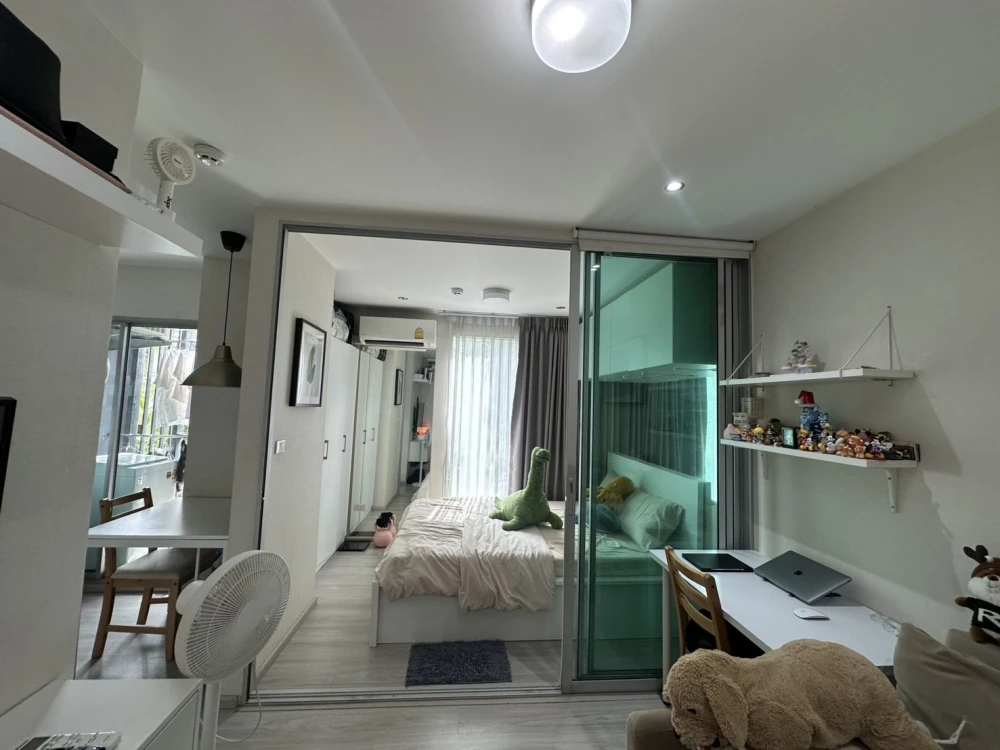 ให้เช่า Plum Condo Ram 60 Interchange 1 ห้องนอน 1 ห้องน้ำ บิ้วอินหัวเตียงอย่างดี ตกแต่งคุมโทน รีบจองด่วนๆ