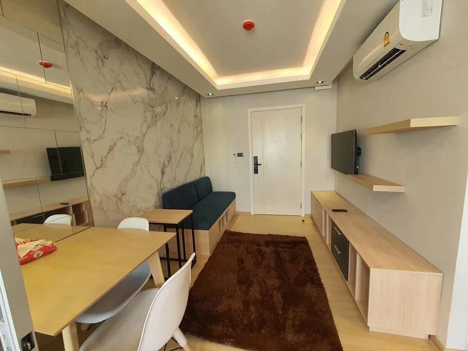 ให้เช่า Plum Condo Rangsit Alive 1 ห้องชั้น 3 บิ้วอินผนังลายหินอ่อนอย่างดี เครื่องใช้ไฟฟ้าครบครัน จองเลย