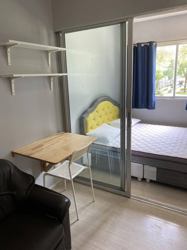 Plum Condo Rangsit Fresh for rent, 2nd floor, garden view, partitioned room, fully furnished. Book now, don't wait!