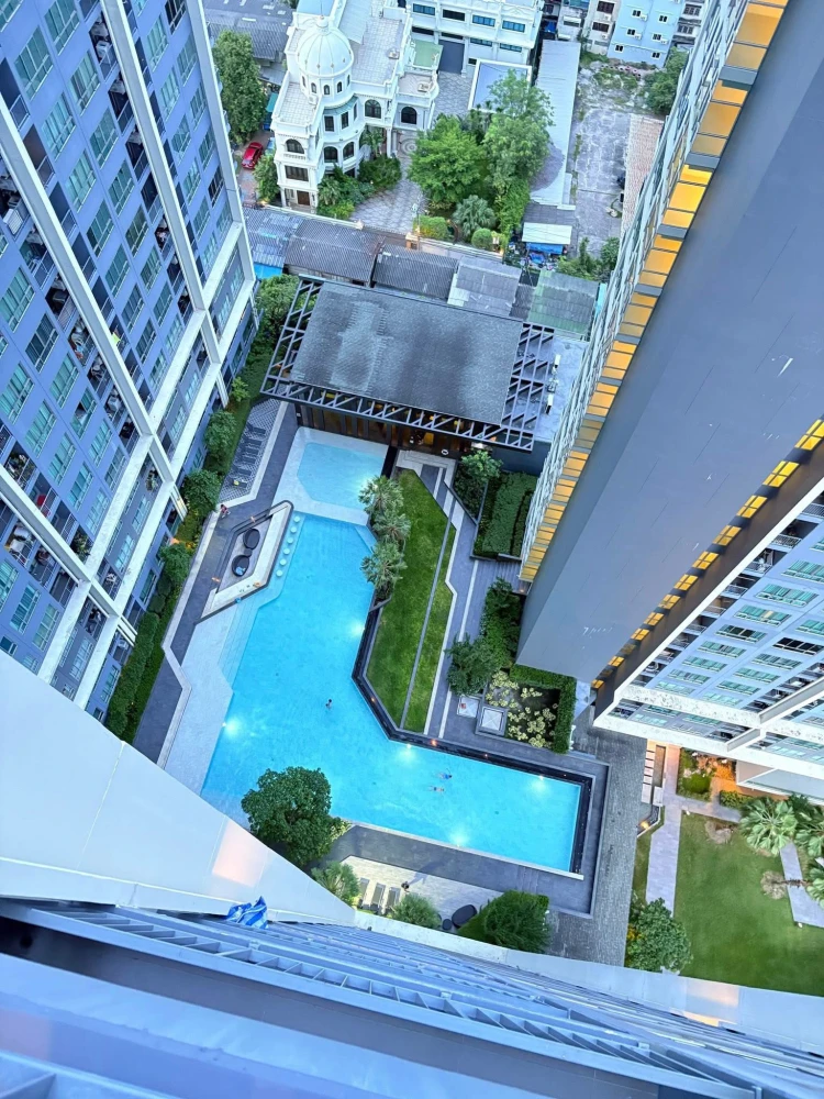 ให้เช่า prodigy เพชรเกษม 62 ชั้น 25 สูงมากๆ วิวสระว่ายน้ำ ถือกระเป๋าเข้าอยู่ได้เลยค่ะ