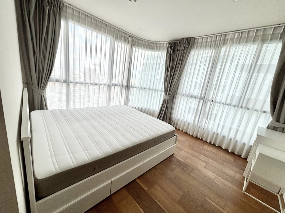ให้เช่า Q Chidlom 2 ห้องนอน 2 ห้องน้ำ พร้อมวิวสวยมุมกว้าง 180 องศา ตกแต่งครบพร้อมอยู่