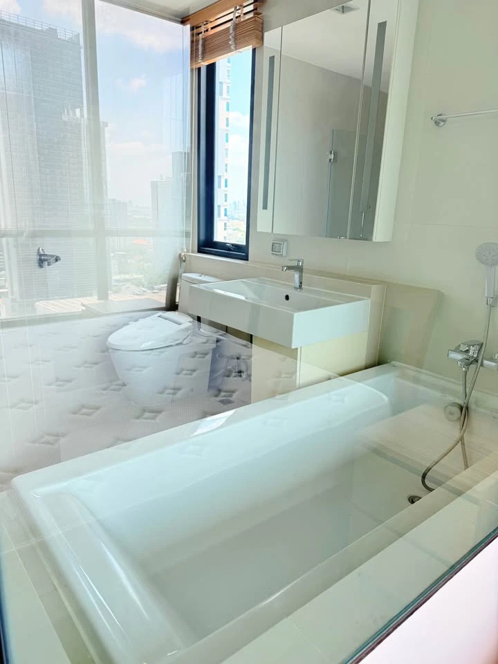 ให้เช่า Q House สุขุมวิท 79 แบบ 2 ห้องนอน 2 ห้องน้ำ (มีอ่างอาบน้ำ) ห้องอยู่ชั้นสูงสุดๆ วิวไม่มีตึกบัง รีบจองเลย