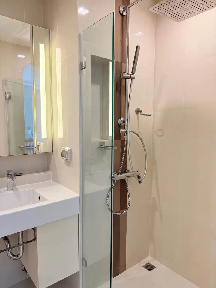 ให้เช่า Q House สุขุมวิท 79 แบบ 2 ห้องนอน 2 ห้องน้ำ (มีอ่างอาบน้ำ) ห้องอยู่ชั้นสูงสุดๆ วิวไม่มีตึกบัง รีบจองเลย