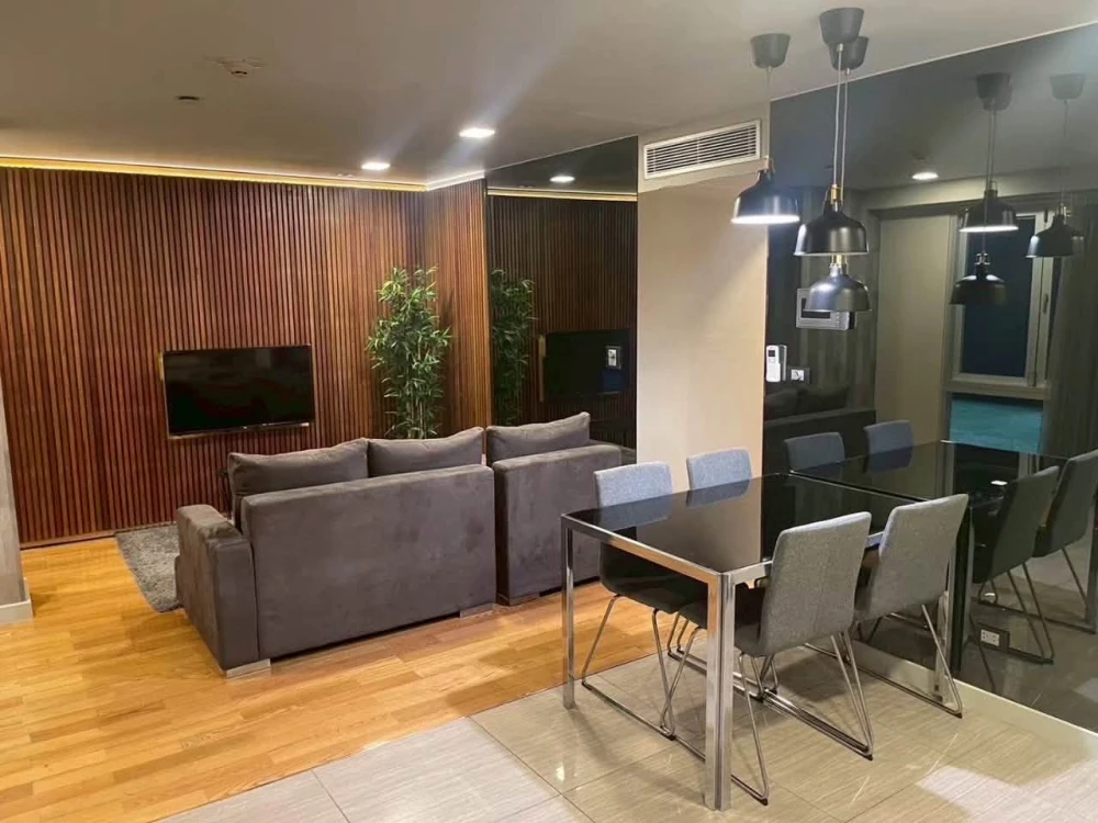ให้เช่า Quad Silom ห้องใหญ่มาก พร้อมอ่างอาบน้ำ พื้นที่ระเบียงกว้างขวาง เครื่องใช้ไฟฟ้าครบ ไม่ควรพลาด
