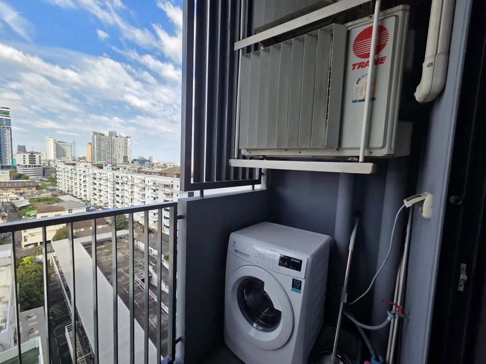 ให้เช่า QUINN รัชดา 17 ชั้น 9 วิวโล่งไม่มีตึกบัง แดดเช้า ห้องเย็นลมเข้าทั้งวัน ติดวอลเปเปอร์อย่างดี รีบจองเลย