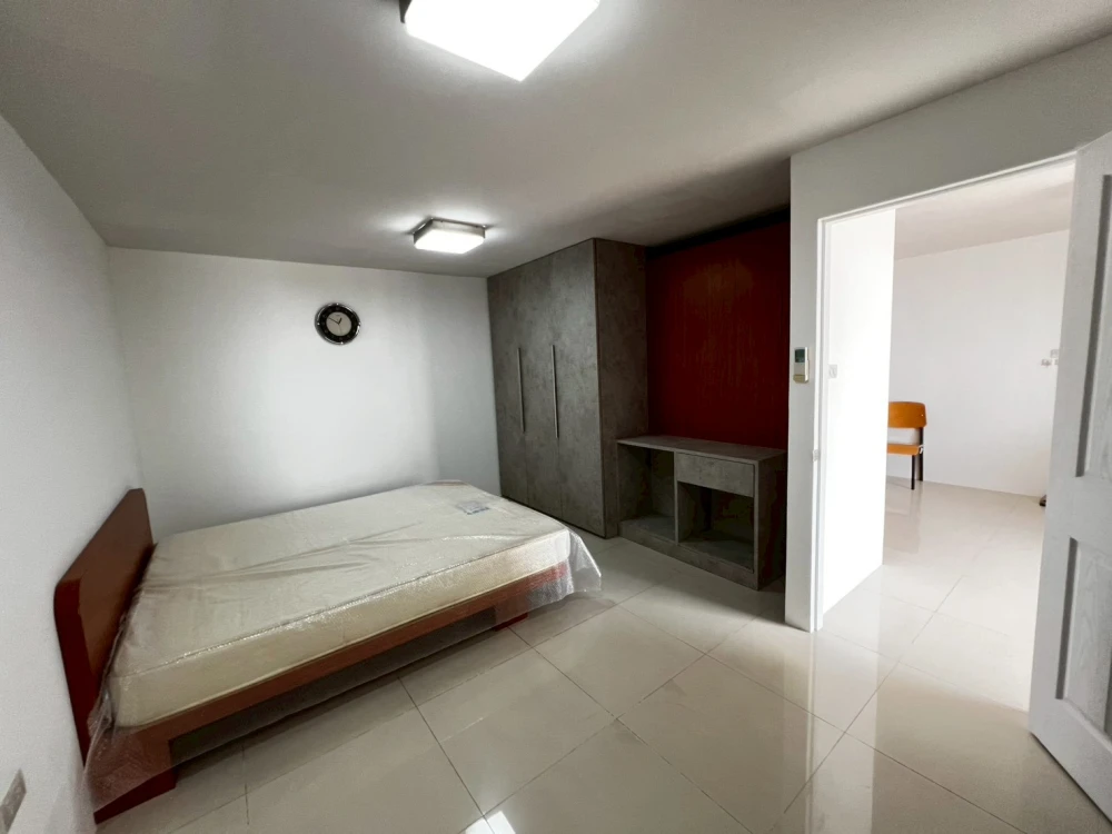 ให้เช่า Ratchada City 18 ห้องกว้างพื้นที่ใช้สอยเยอะ มาพร้อมเฟอร์และเครื่องใช้ไฟฟ้าครบครัน รีบจองเลยตอนนี้