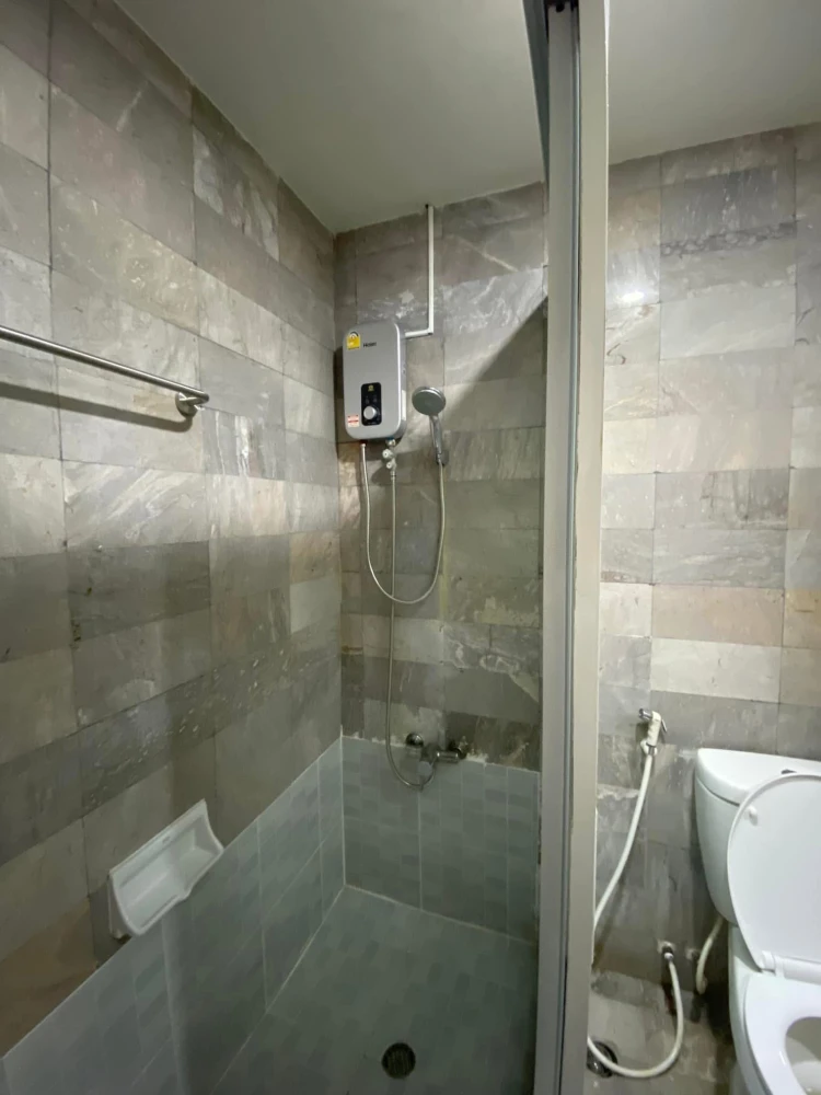 ให้เช่า Ratchada Prestige Ladprao ห้องน่าอยู่ ชั้น 4 เฟอร์นิเจอร์ครบครัน หิ้วกระเป๋าเข้าอยู่ได้เลยจ้า