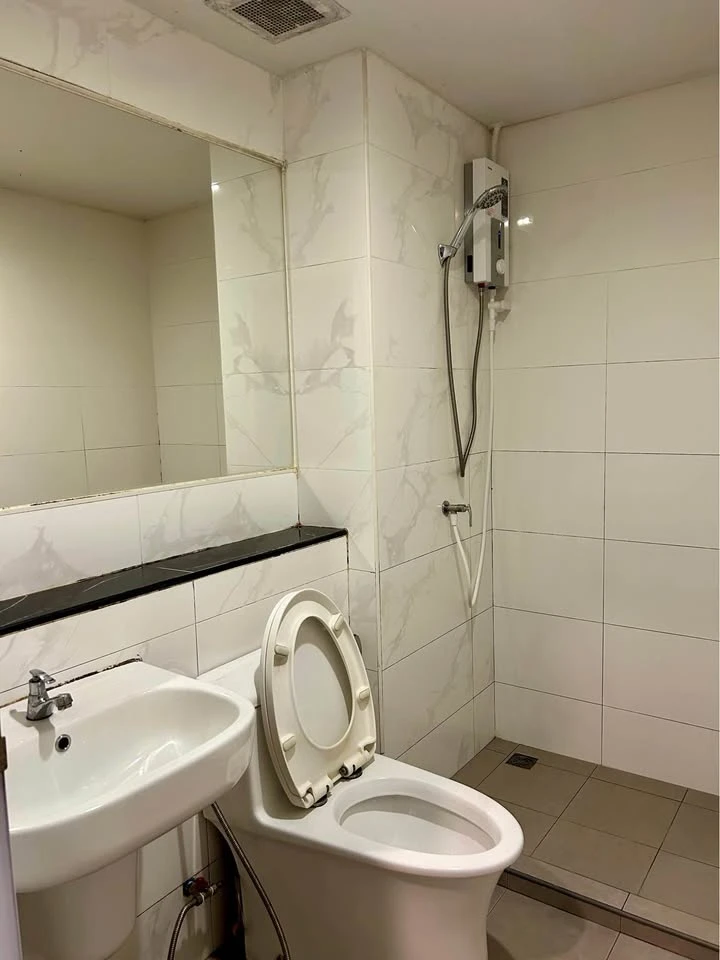 ให้เช่า REACH Phahonlyothin 52 ชั้น 2 ห้องกั้น แต่งครบ พร้อมอยู่ สนใจจองเลย