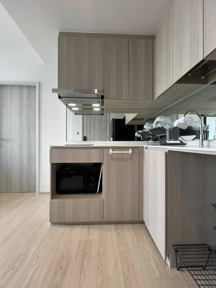 ให้เช่า Reference Sathorn-WongwianYai ห้องแบบ 1 Bedroom plus (34sqm) พร้อมสิ่งอำนวยความสะดวกเริ่ด รีบจองเลย