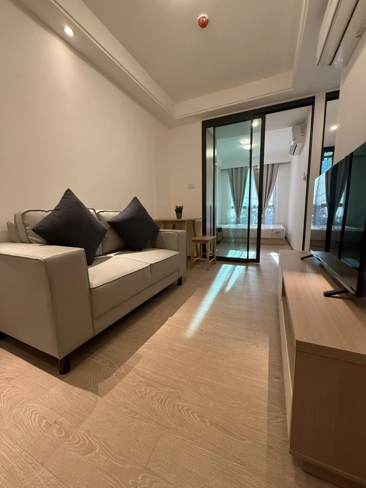 ให้เช่า Regal Srinakarin 40 ห้องพร้อมอยู่ เฟอร์ เครื่องช้ไฟฟฟ้าครบ มาแต่ตัวเข้าอยู่ได้เลย อย่าพลาดเด็ดขาด