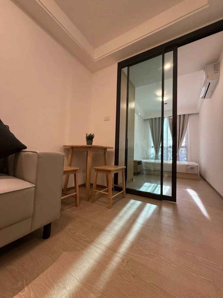 ให้เช่า Regal Srinakarin 40 ห้องพร้อมอยู่ เฟอร์ เครื่องช้ไฟฟฟ้าครบ มาแต่ตัวเข้าอยู่ได้เลย อย่าพลาดเด็ดขาด