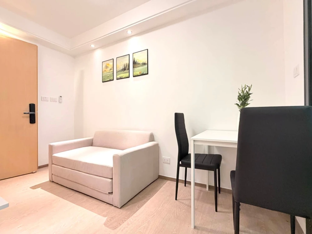ให้เช่า Regal Srinakarin 40 แบบ 1 Bedroom ครัวปิด แยกสัดส่วนชัดเจน เฟอร์นิเจอร์และเครื่องใช้ไฟฟ้าครบ พร้อมเข้าอยู่