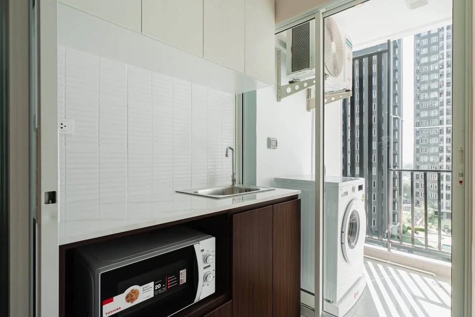 ให้เช่า Regent Home บางนา ชั้น 10 วิวสระ อาคาร D ตกแต่งวอลเปเปอร์แบบดูดีมีสไตล์ น่าอยู่มากๆ