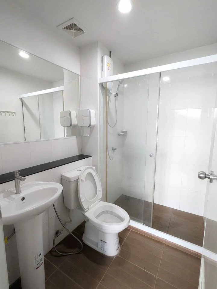 ให้เช่า Regent home สุขุมวิท 81 ห้อง Studio มีส่วนกั้นแยกโซนห้องนอน พร้อมเฟอร์ครบครัน จองเลย
