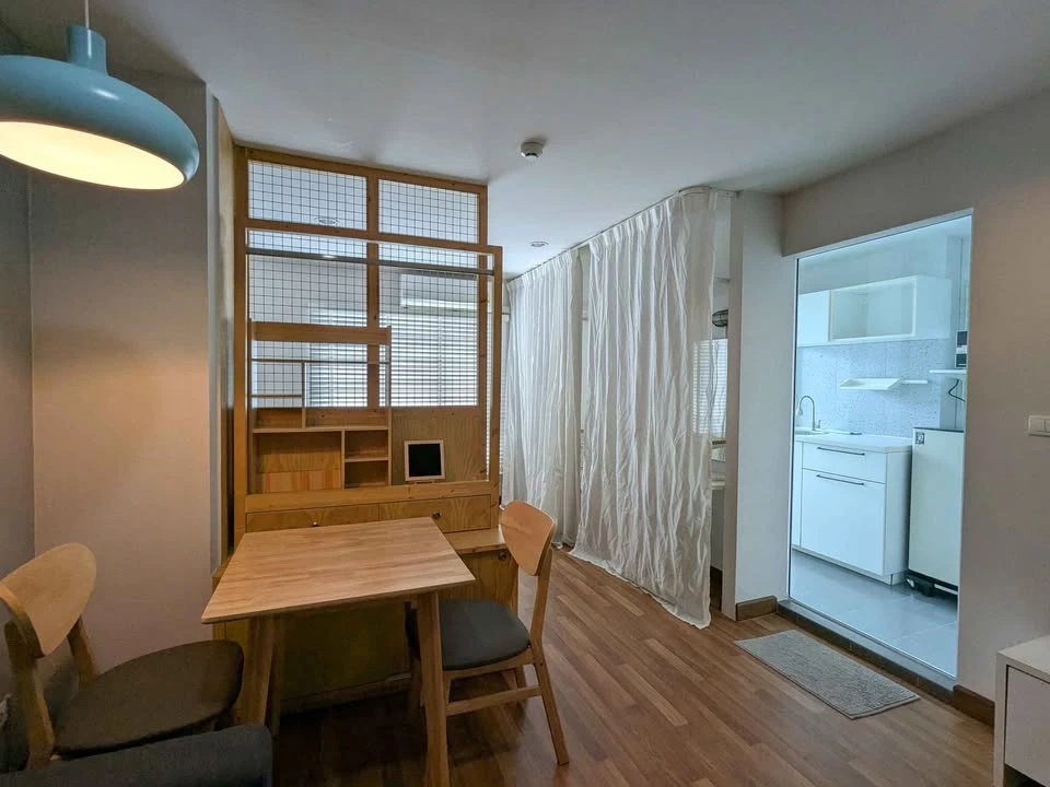 ให้เช่า Regent home สุขุมวิท 81 ห้อง Studio มีส่วนกั้นแยกโซนห้องนอน พร้อมเฟอร์ครบครัน จองเลย