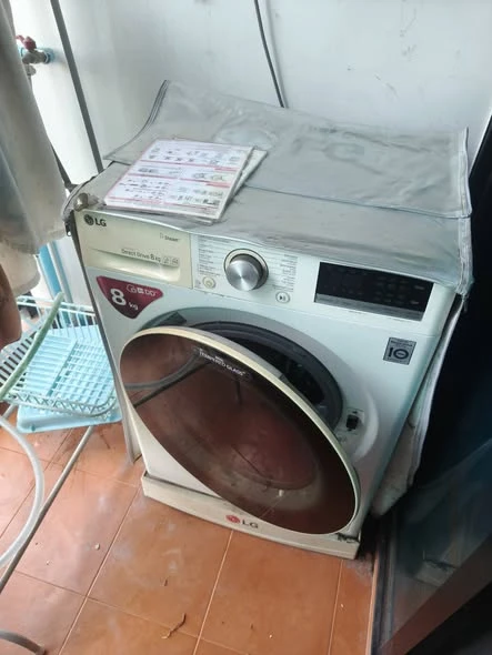 ให้เช่า Regent Home 15 แจ้งวัฒนะ มีม่านกั้นห้องเพื่อประหยัดแอร์ (ค่าไฟ) พร้อมตู้เก็บของขนาดใหญ่ ไม่ควรพลาด