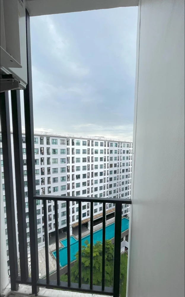 ให้เช่า Regent home 18 แจ้งวัฒนะ-หลักสี่ ตกแต่งครบครัน ด้วยเฟอร์นิเจอร์ครบเซต พร้อมวิวสระว่ายน้ำ จองเลย