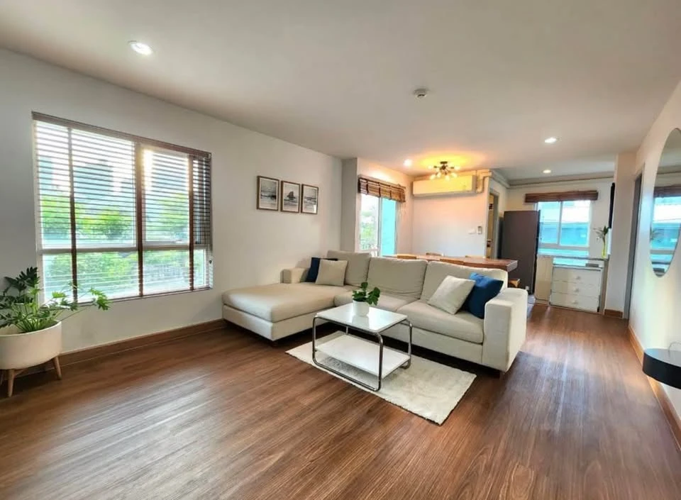 ให้เช่า Regent Home 22 ห้องกว่างใหญ่มาก 63 ตร.ม. พร้อมระเบียง บรรยากาศอบอุ่นเหมือนอยู่บ้าน จองด่วน