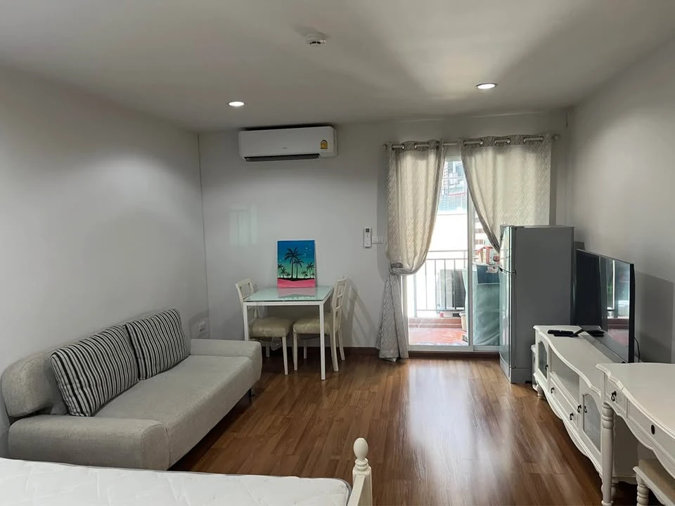ให้เช่า Regent Home 22 Sukhumvit 85 ห้องสตูดิโอ ชั้น 2 ตกแต่งคุมโทน เฟอร์นิเจอร์ครบครัน รีบจองด่วนๆเลย