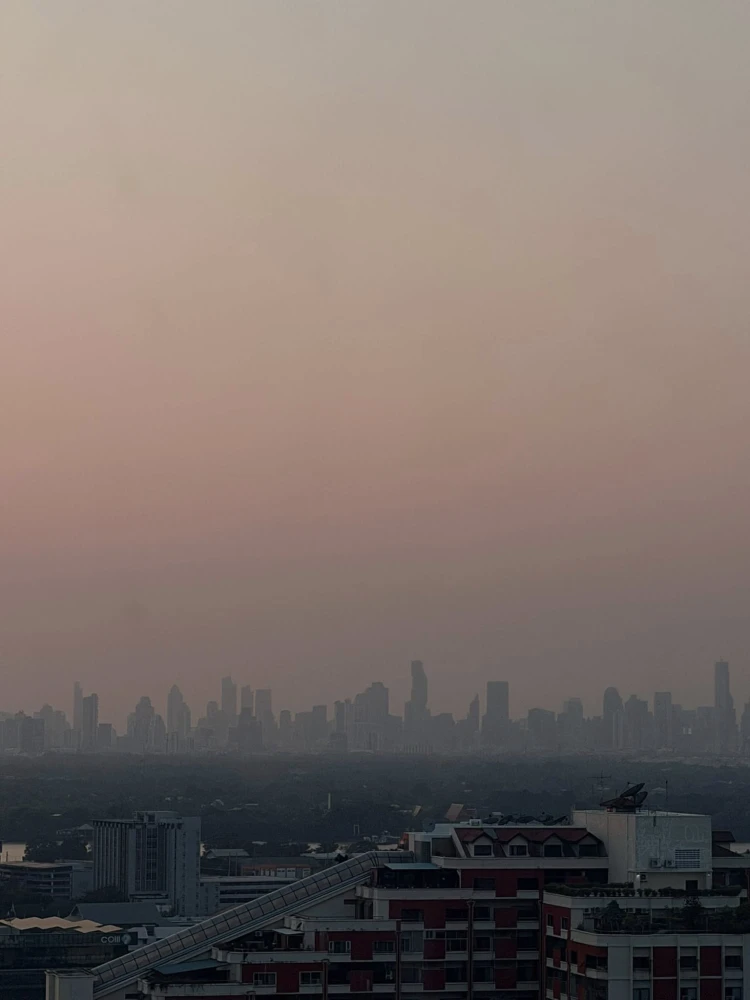 ให้เช่า Regent Home Bangna ชั้นสูงมาก วิวแม่น้ำเจ้าพระยา ติดบันไดหนีไฟ ไม่มีห้องตรงข้าม เฟอร์นิเจอร์ตกแต่งบิ้วอินวัสดุอย่างดี รีบจองเลย