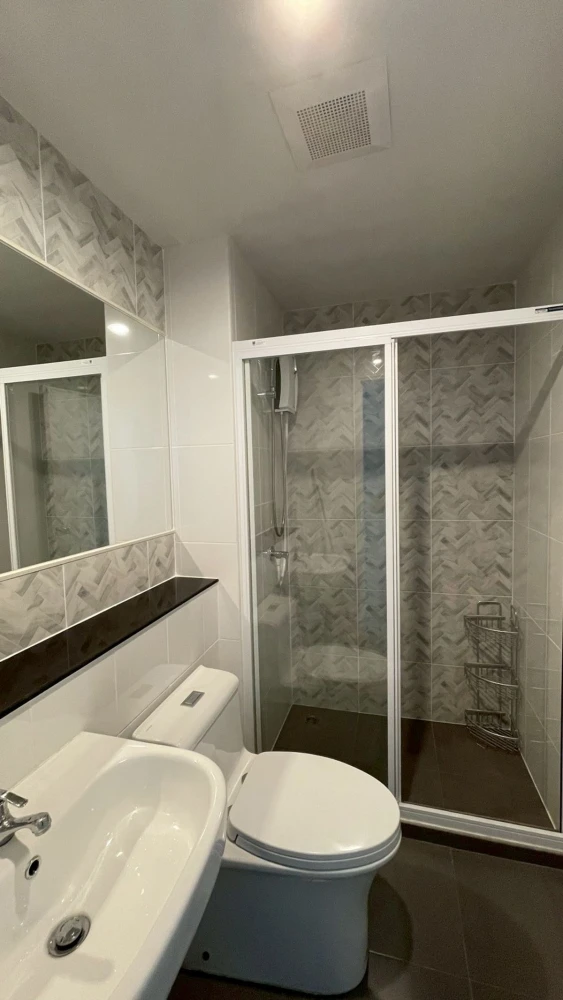 ให้เช่า Regent Home Bangna ชั้น 11 ห้องกั้นเป็นสัดส่วน แต่งครบ น่าอยู่ จองเลย ห้ามพลาด