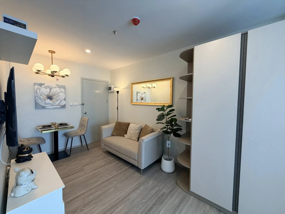 ให้เช่า REGENT HOME BANGNA ตกแต่ง Modern Classic เรียบหรู น่าอยู่ เฟอร์ เครื่องใช้ไฟฟฟ้าครบ หิ้วกระเป๋าเข้าอยู่ได้เลย