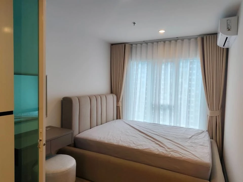 ให้เช่า  Regent Home Bangna ห้องชั้นสูงพร้อมอยู่ ห้องมุม วิวสระ ห้องพร้อมอยู่ เฟอร์พร้อม จองเลย