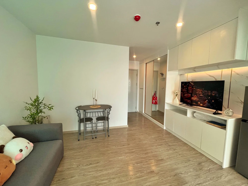 ให้เช่า Regent Home Bangna ห้องชั้นสูง เฟอร์พร้อม จองเลย